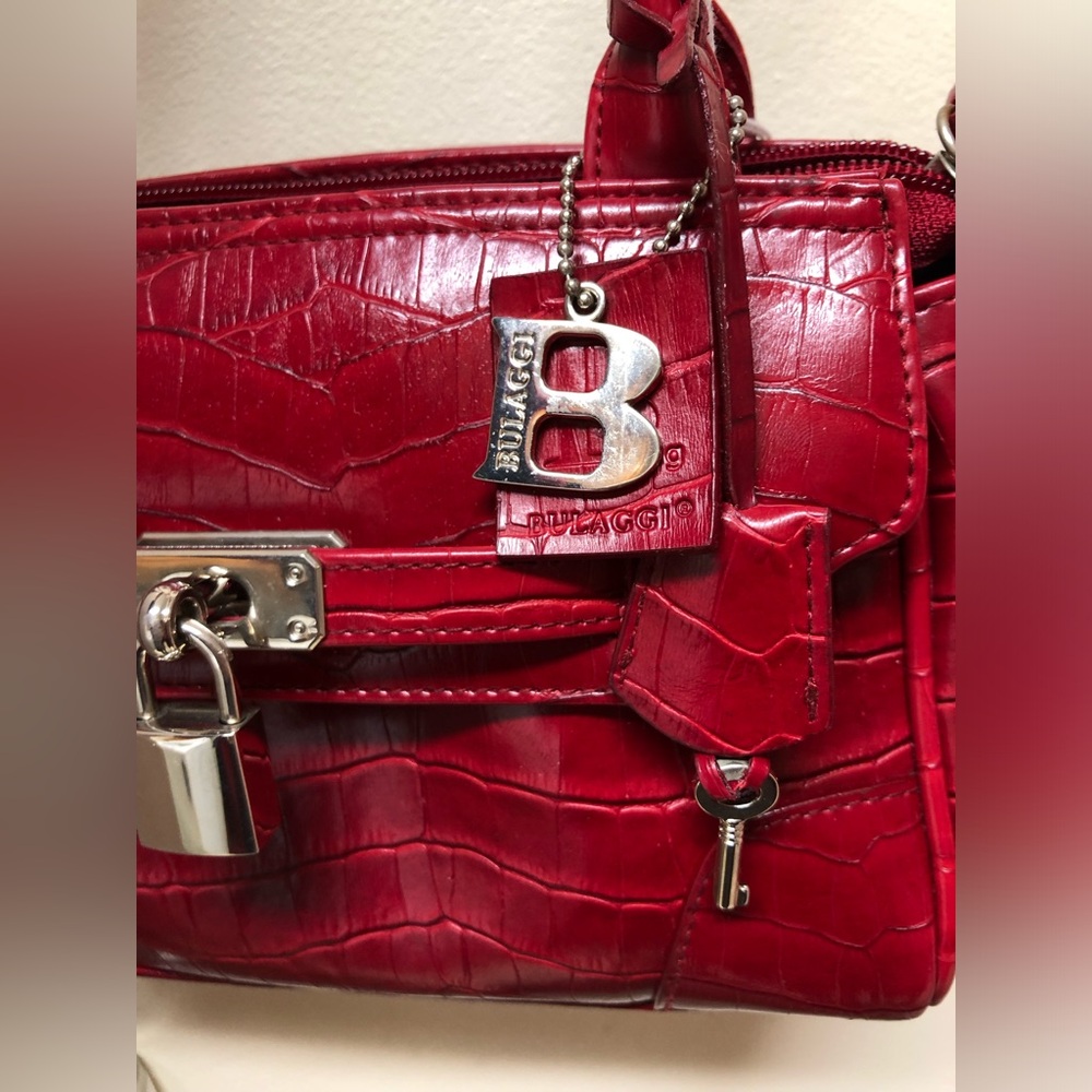 BULAGGI The Bag Leather Red Crocodile Embossed Shoulder Bag w/Lock & Key 💥Sold💥 - Picture 13 of 15